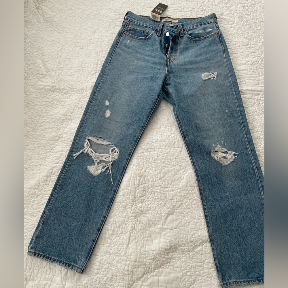 Levi's Women's Wedgie Straight Fit Distressed Jeans Size 27 x 26, NWT